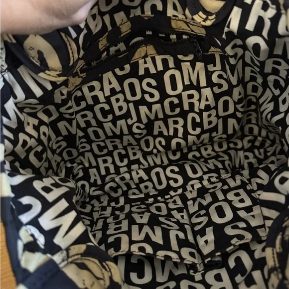 Marc Jacobs Black and Cream Tote Bag - Picture 10 of 13